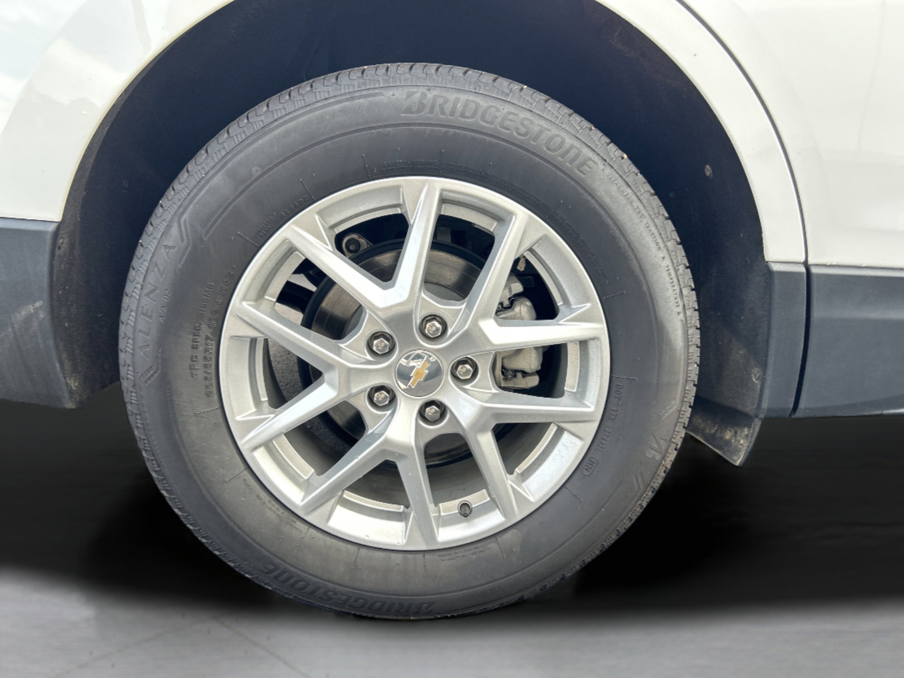 Used 2024 Chevrolet Equinox LS w/ LS Convenience Package image 44