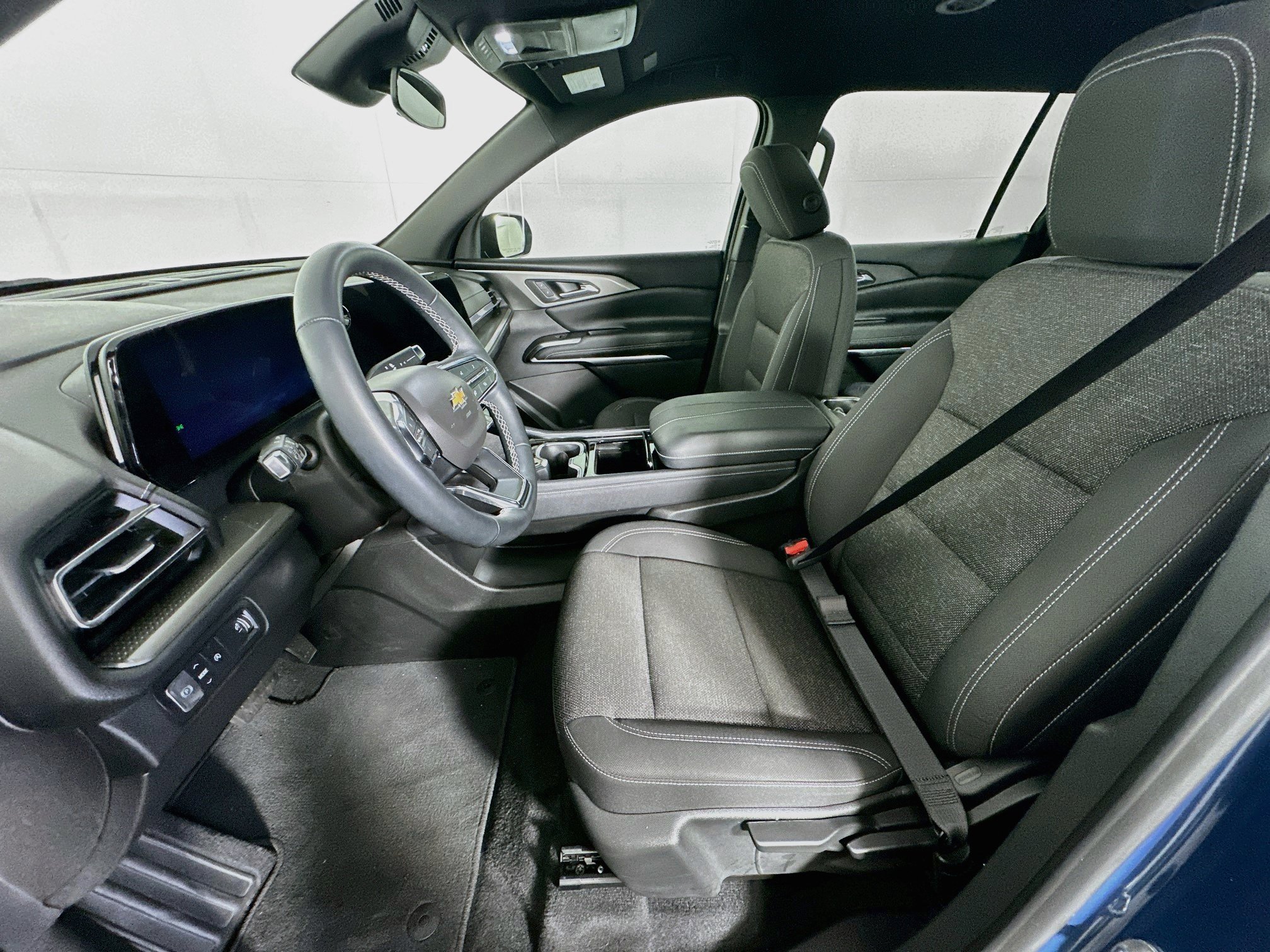 Used 2024 Chevrolet Traverse LS FWD image 13
