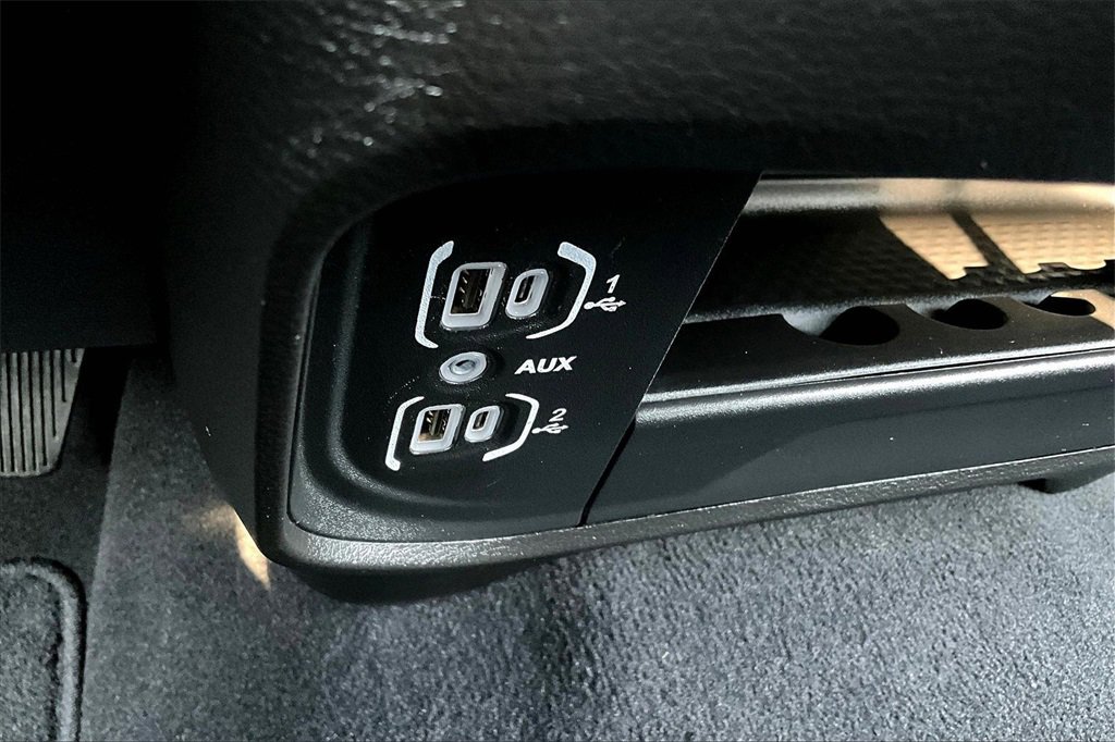 Used 2024 RAM 2500 Big Horn w/ Safety Group image 33