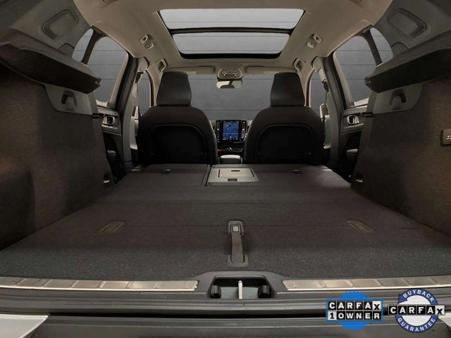 Used 2025 Volvo XC40 B5 Plus image 89