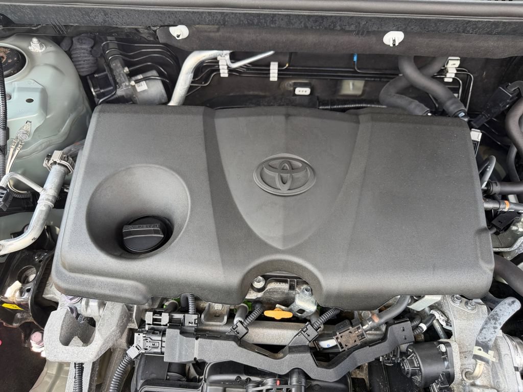Used 2022 Toyota RAV4 XLE Premium AWD/4WD image 20