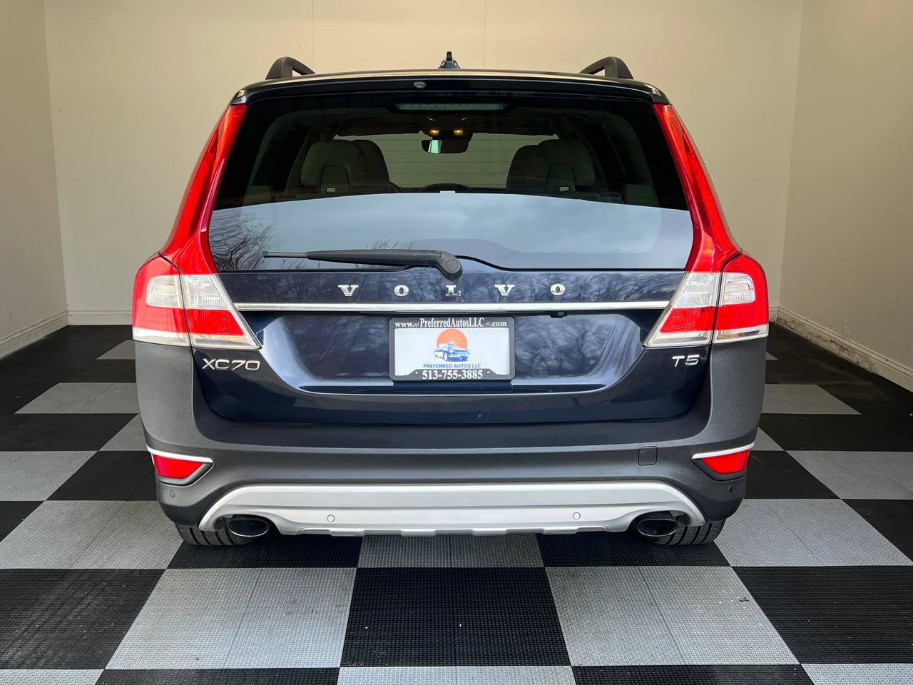 Used 2016 Volvo XC70 T5 Premier w/ Proximity Package FWD image 5