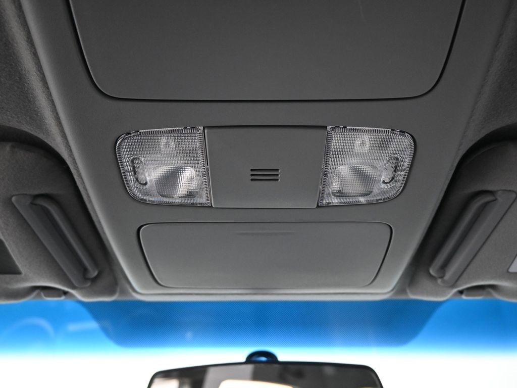 Used 2015 Toyota Tacoma Base image 21