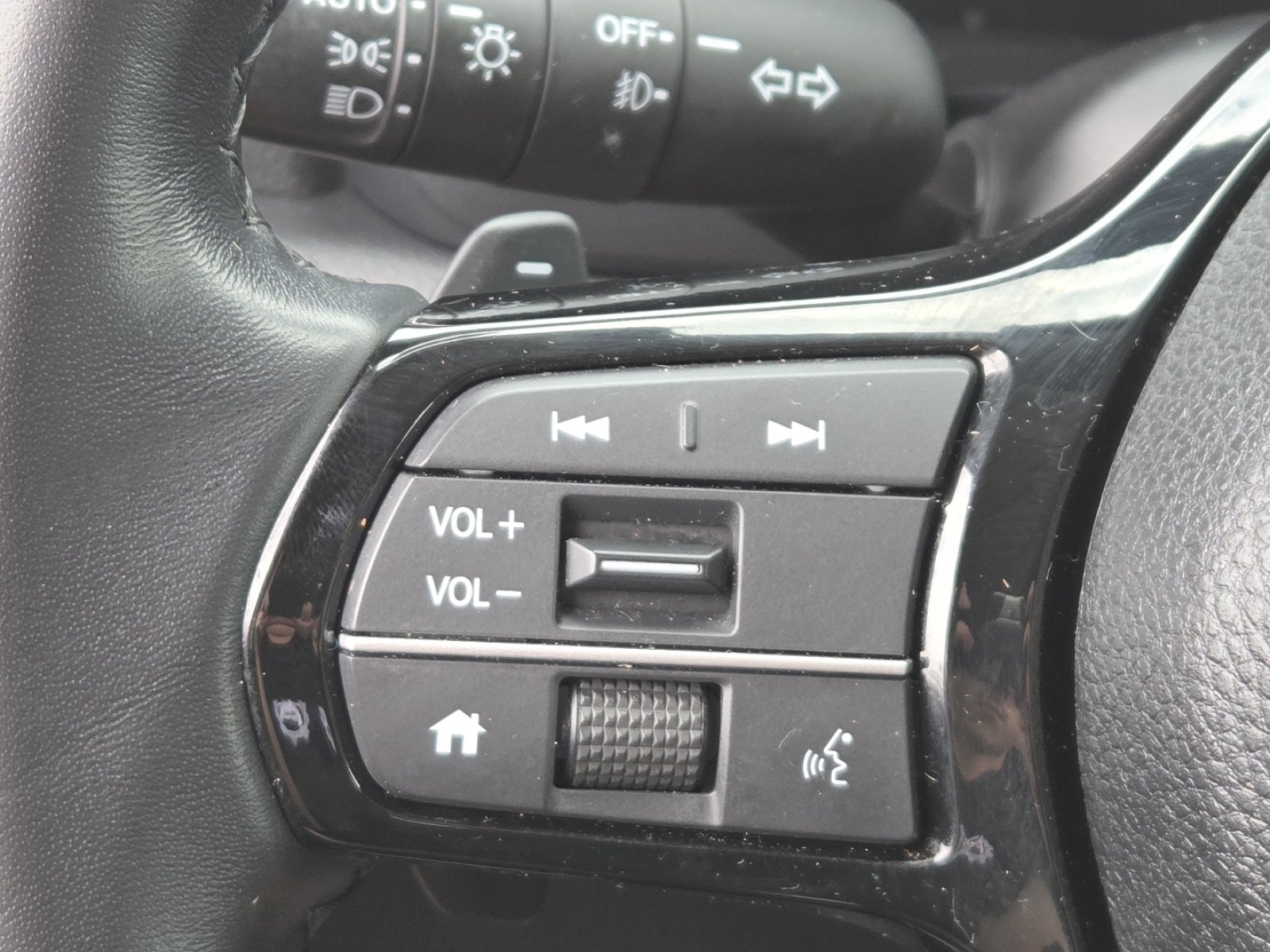 Used 2025 Honda Pilot EX-L image 33