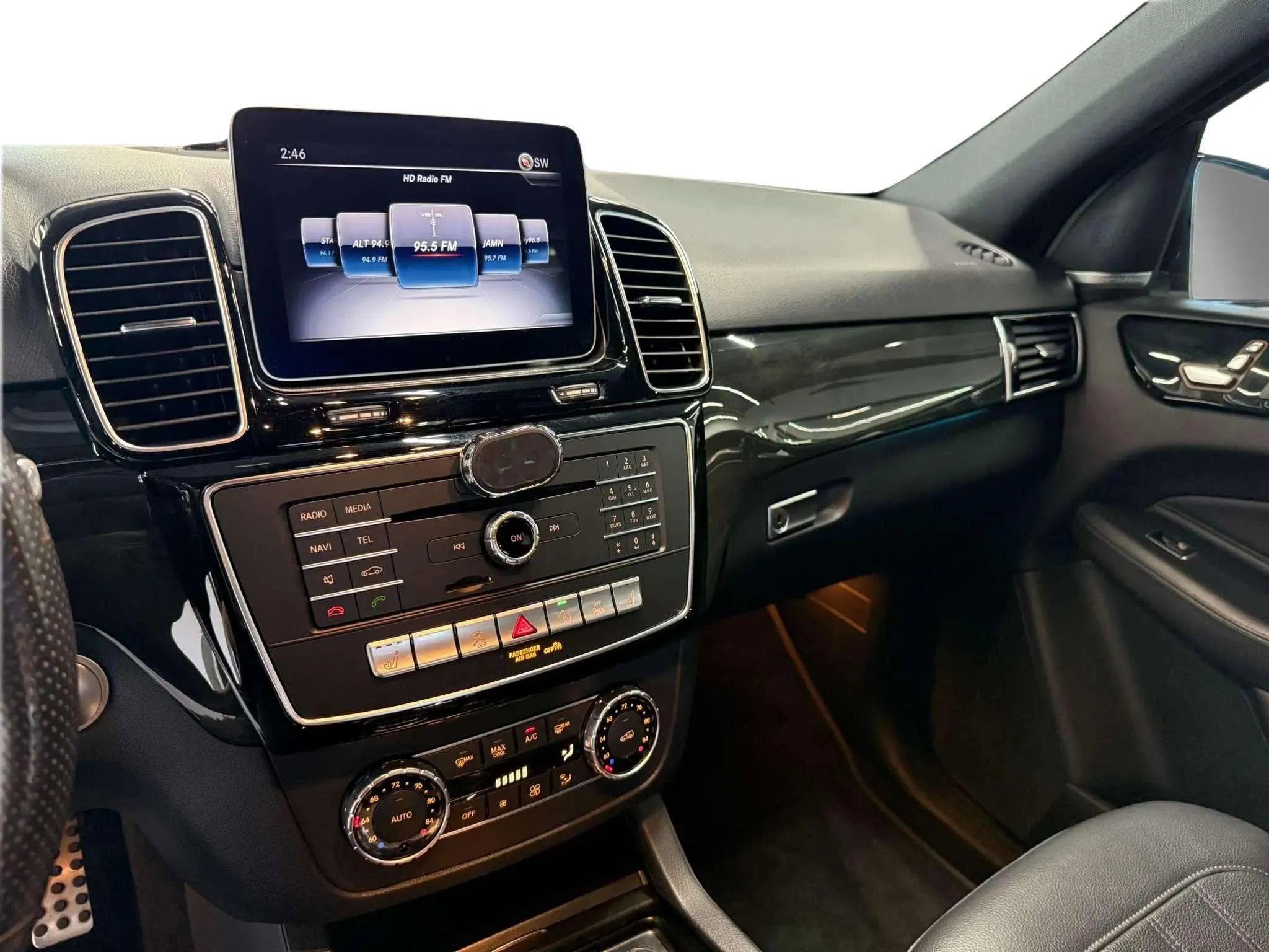 Used 2019 Mercedes-Benz GLE 400 4MATIC image 18