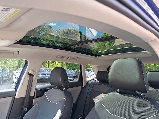 Certified 2023 Volkswagen Taos SE w/ Panoramic Sunroof Package AWD/4WD image 21