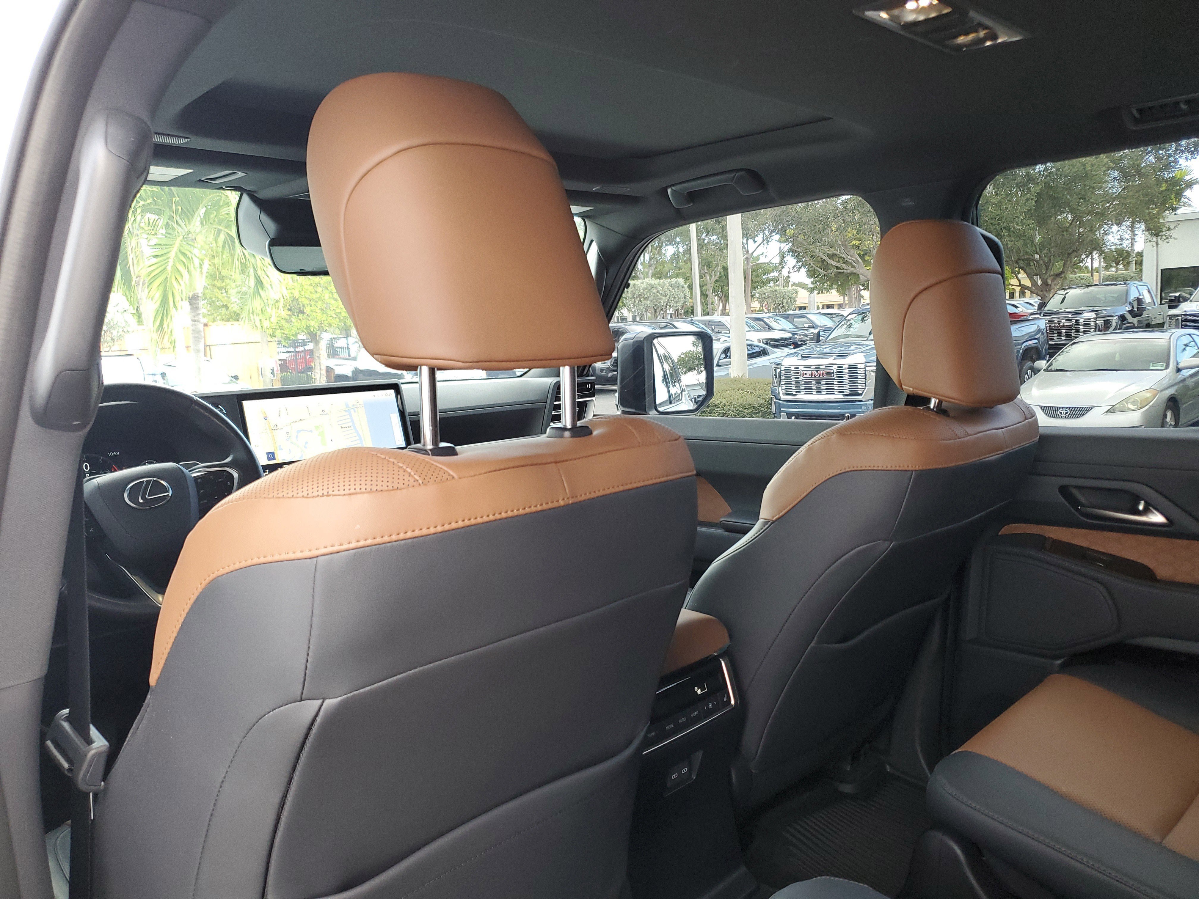 Used 2024 Lexus GX 550 image 13