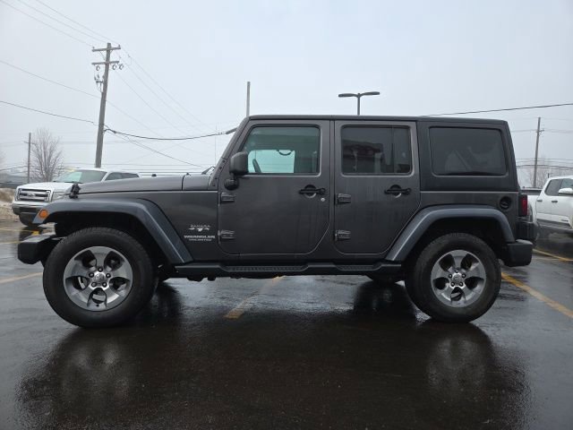 Used 2016 Jeep Wrangler Unlimited Sahara w/ Dual Top Group image 4