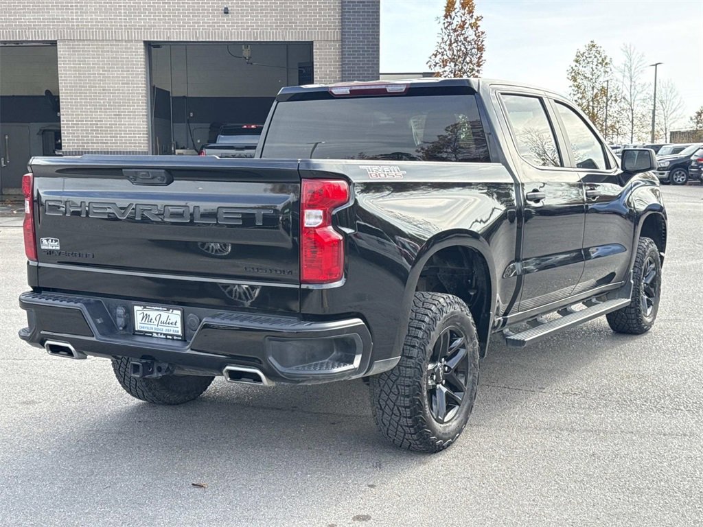 Used 2024 Chevrolet Silverado 1500 Custom Trail Boss w/ LPO, Dark Essentials Package image 9