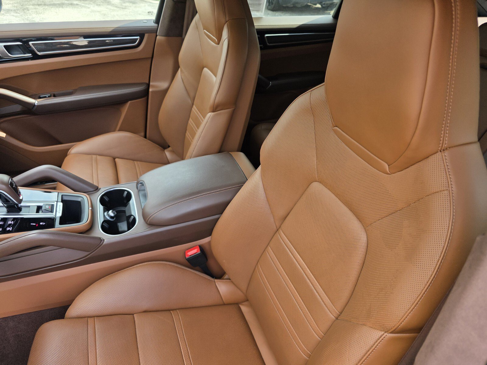 Used 2023 Porsche Cayenne GTS AWD/4WD image 12