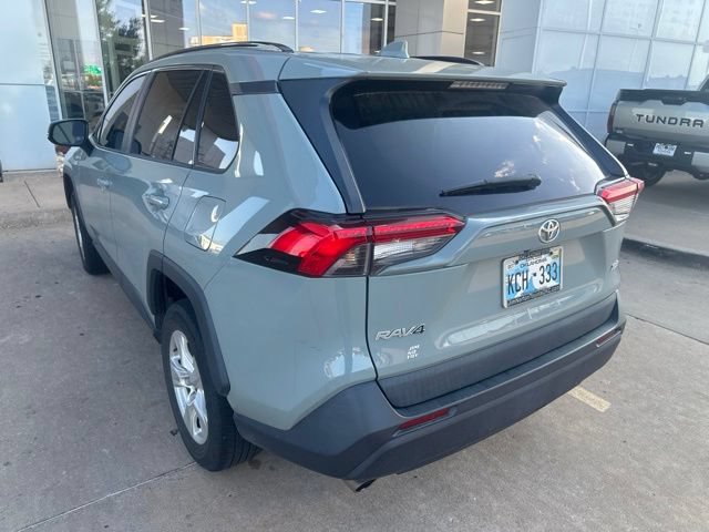 Used 2020 Toyota RAV4 XLE w/ Convenience Package FWD image 4
