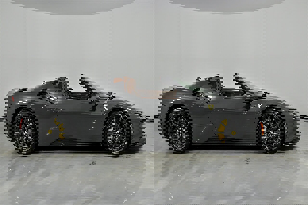 Used 2024 Ferrari SF90 Spider image 13