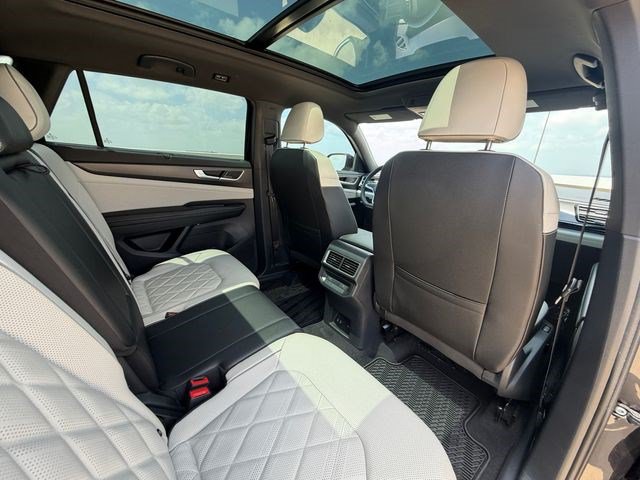 Used 2025 Volkswagen Atlas Cross Sport SEL Premium R-Line AWD/4WD image 17