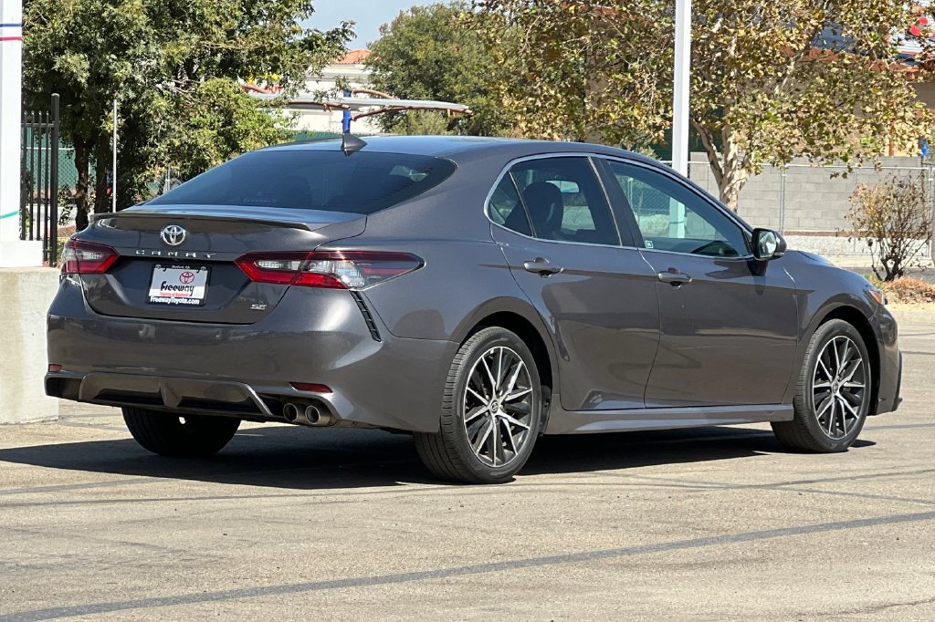 Used 2024 Toyota Camry SE FWD image 5