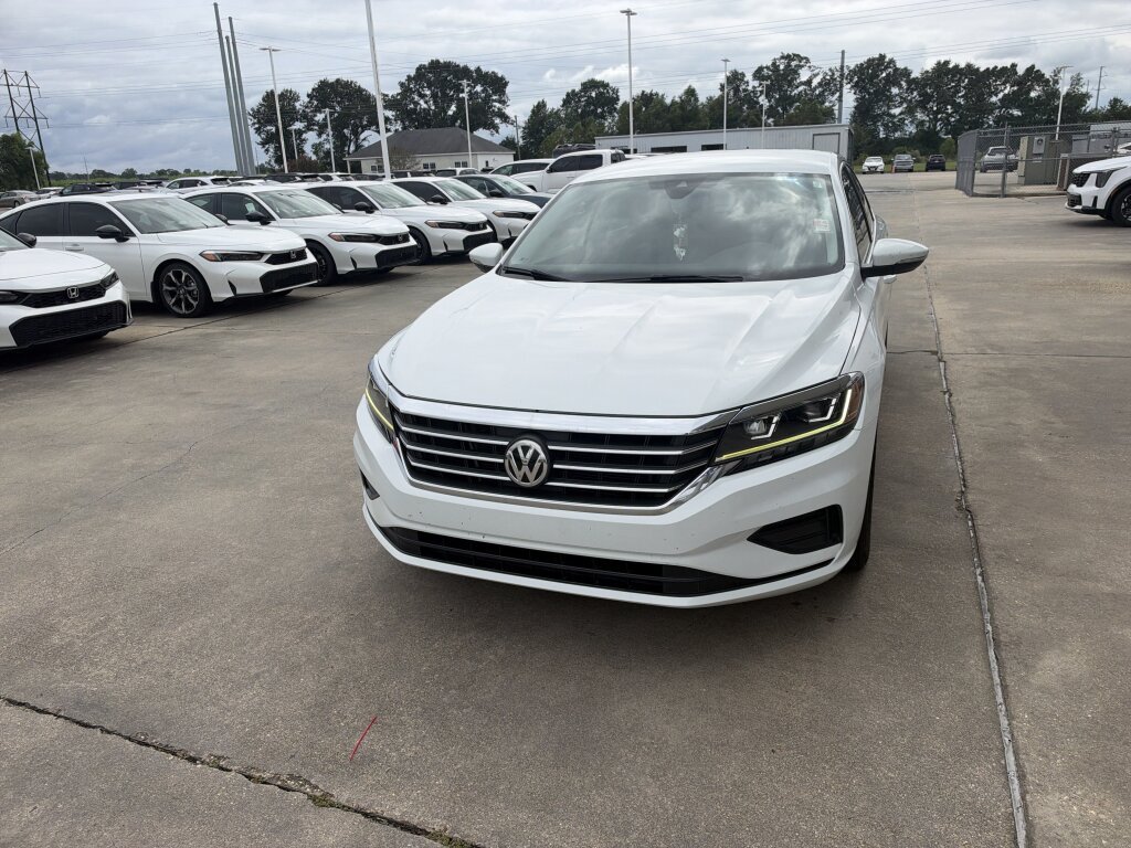 Used 2020 Volkswagen Passat 2.0T SE FWD image 3