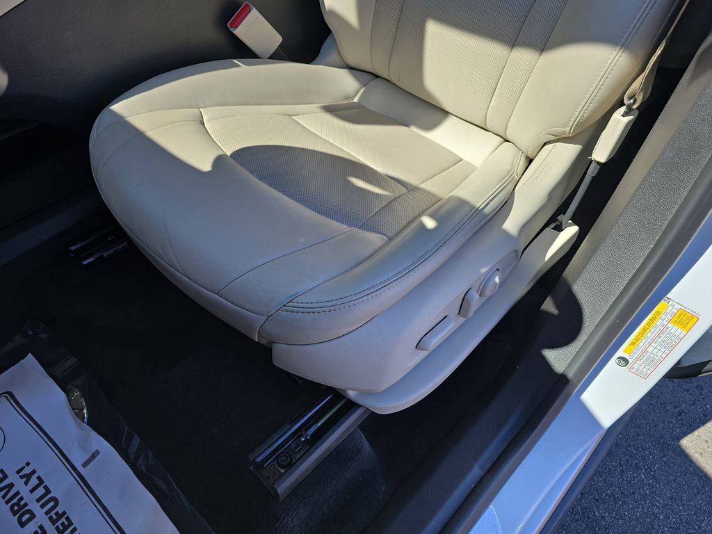 Used 2023 Buick Enclave Essence w/ Experience Buick Package image 34