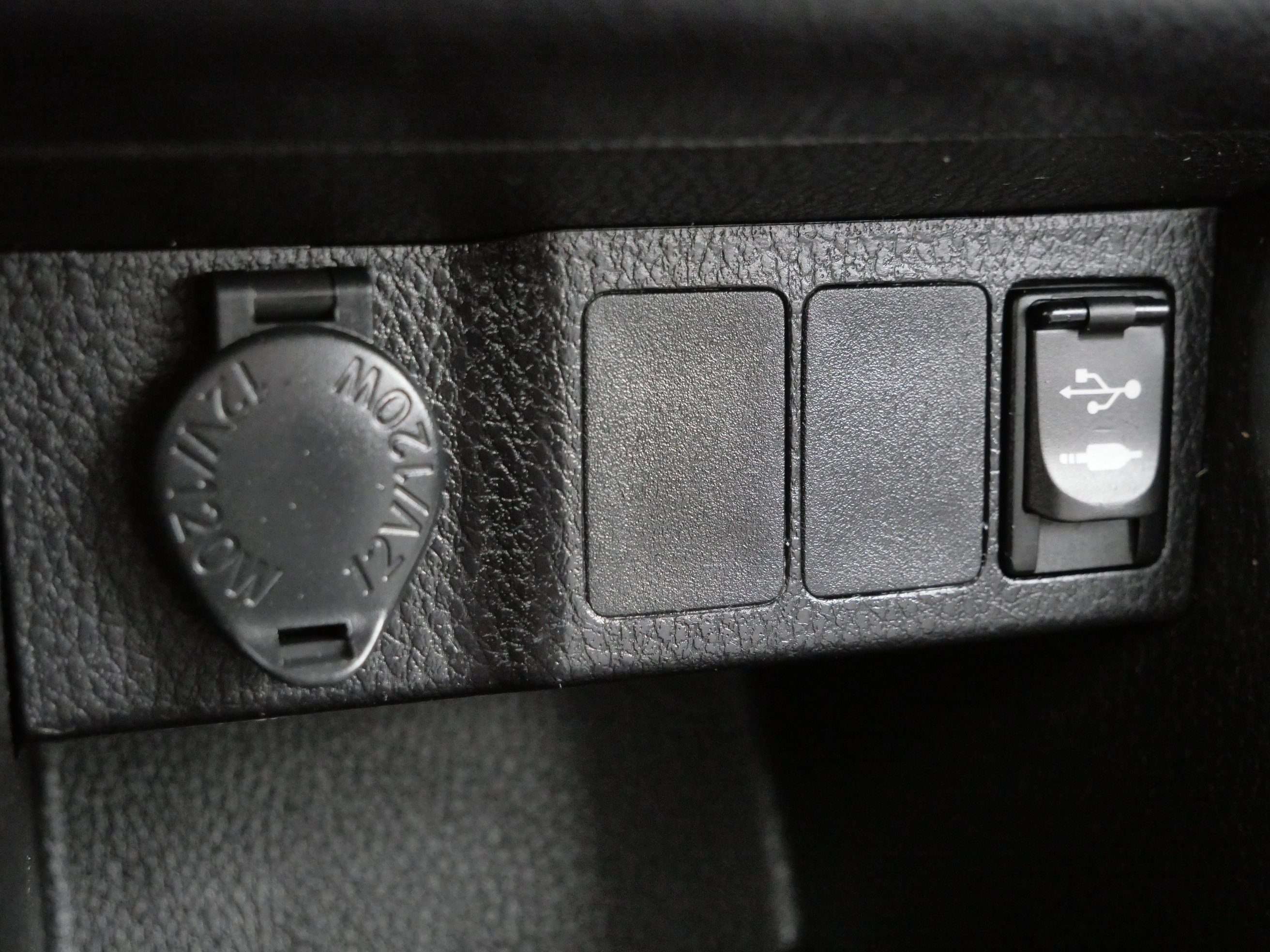 Used 2018 Toyota Corolla LE image 28