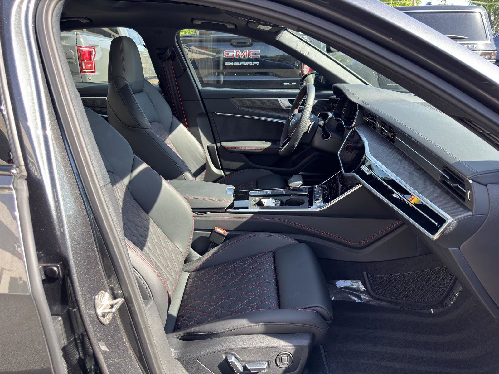 Used 2025 Audi S6 Premium Plus w/ Premium Plus Package AWD/4WD image 40