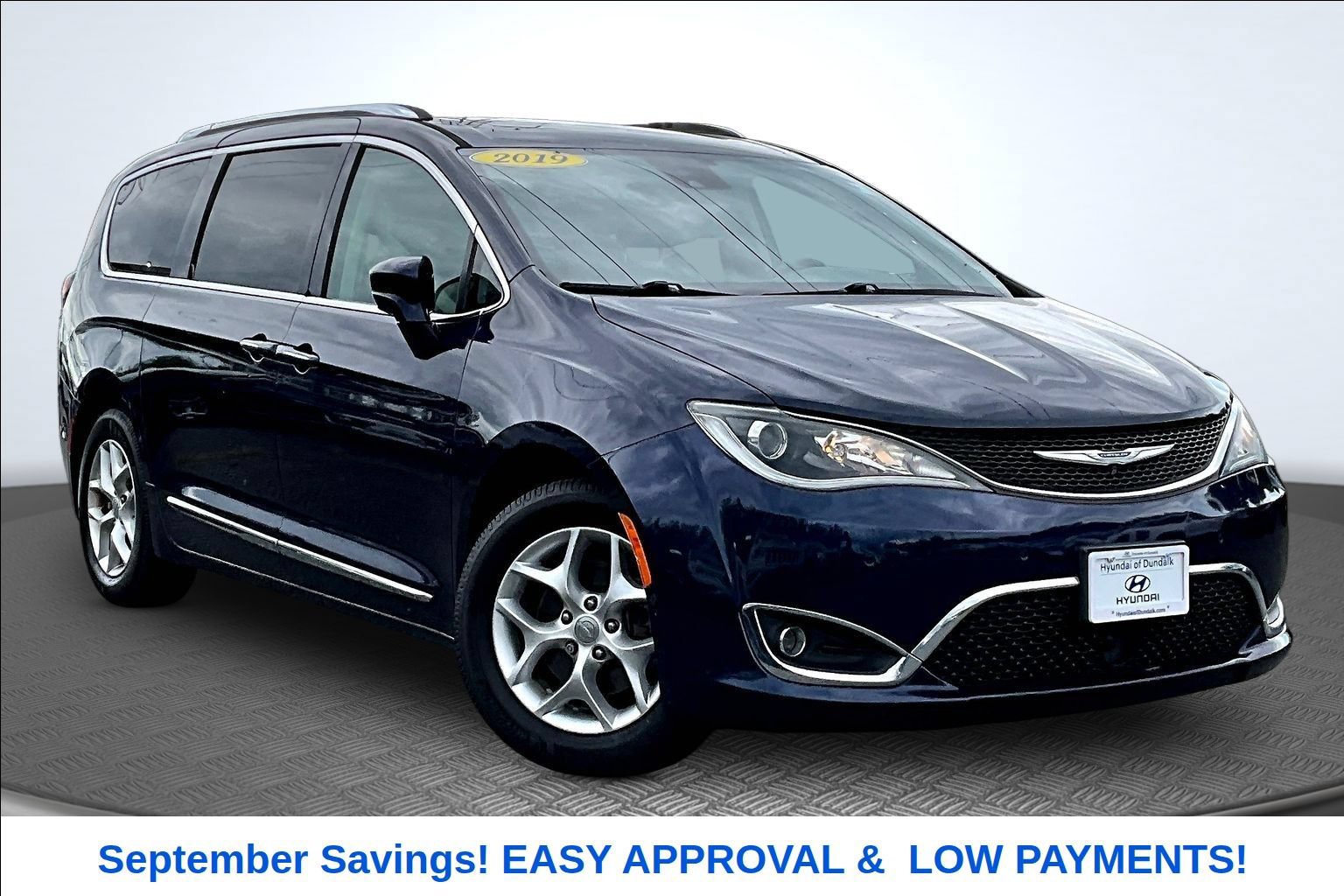 Used 2019 Chrysler Pacifica Touring-L Plus FWD image 2