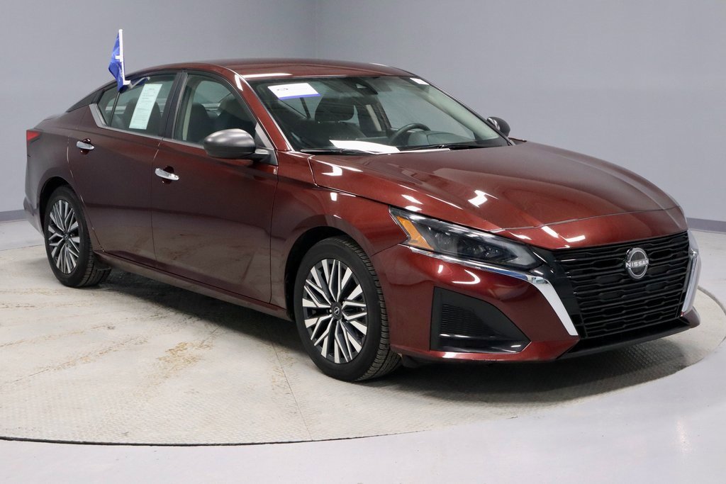 Certified 2024 Nissan Altima 2.5 SV image 1