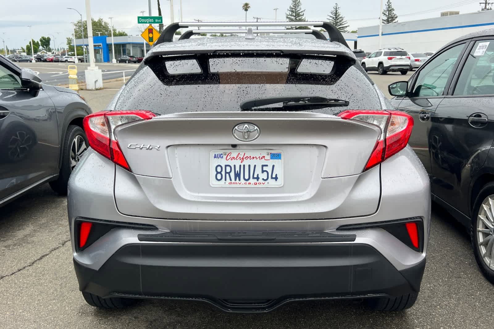 Used 2020 Toyota C-HR XLE FWD image 5