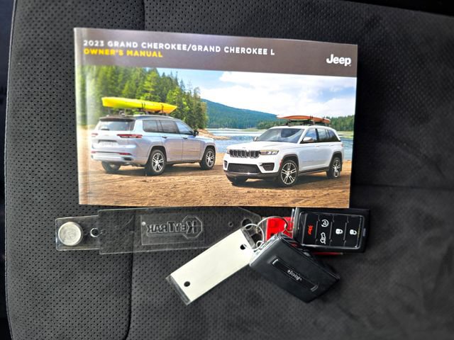 Used 2023 Jeep Grand Cherokee L Laredo AWD/4WD image 30