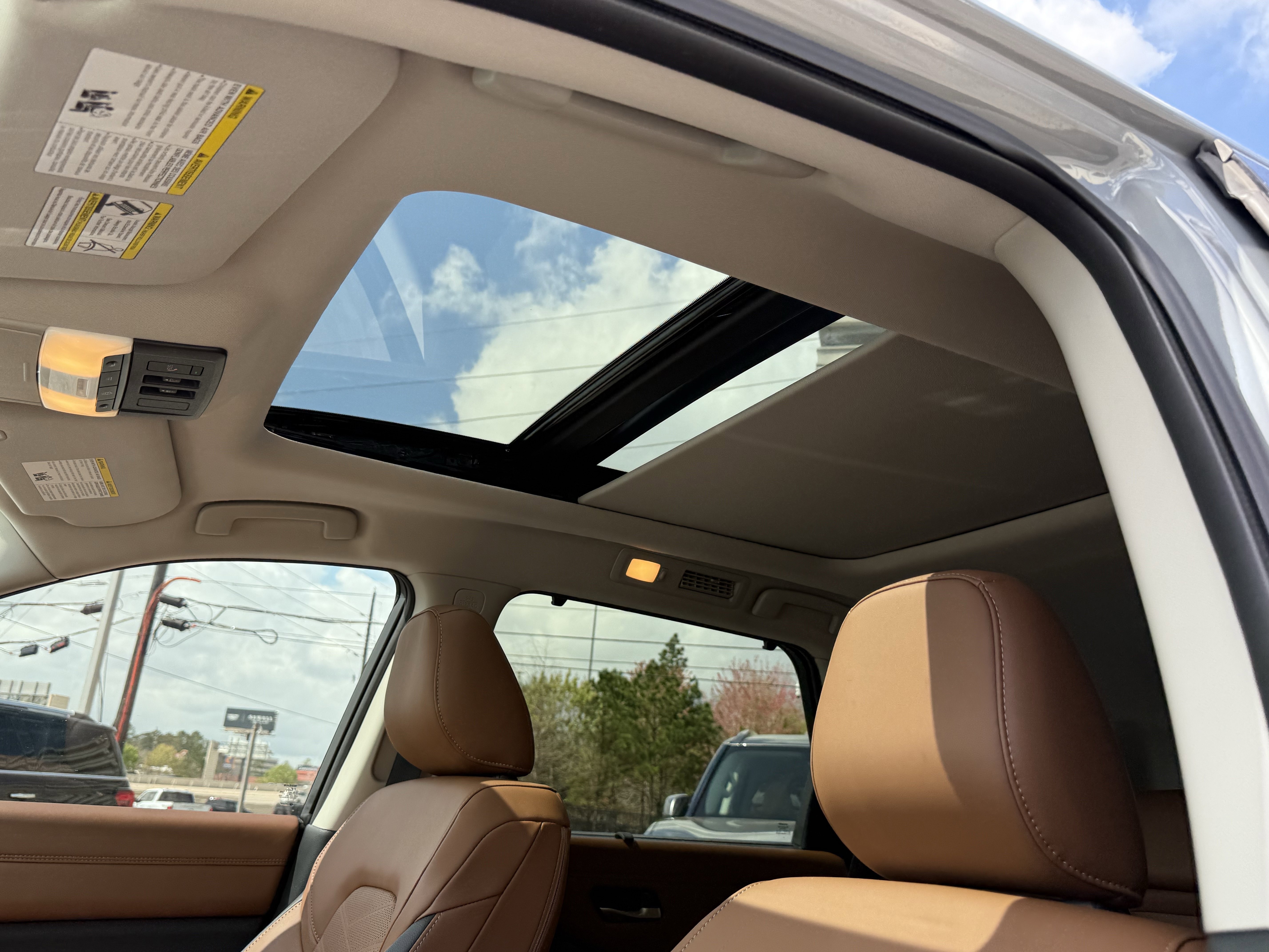 Used 2025 Nissan Pathfinder Platinum w/ Cargo Package image 13