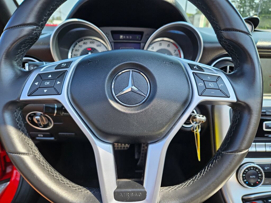 Used 2016 Mercedes-Benz SLK 300 w/ Premium 2 Package image 20