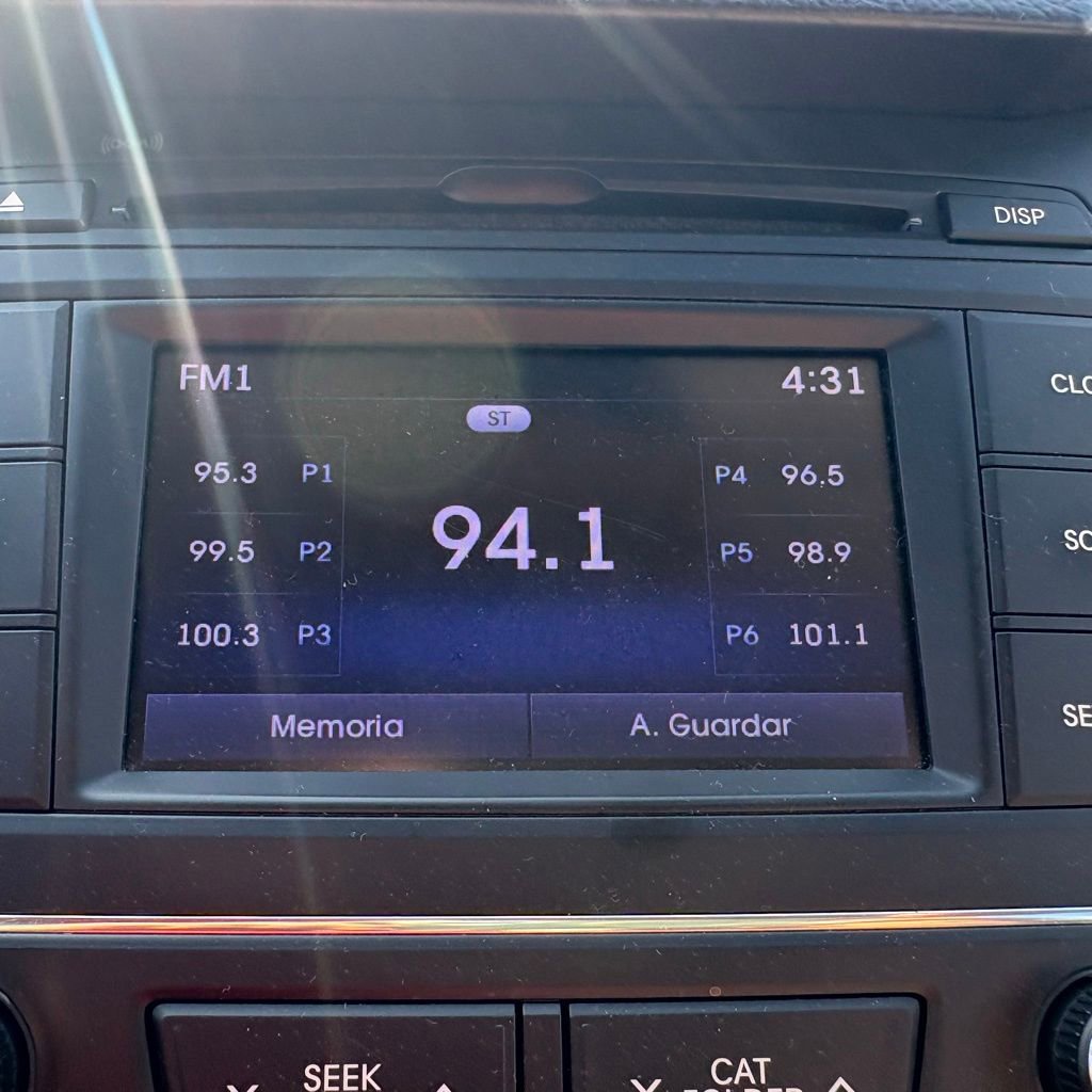 Used 2017 Hyundai Santa Fe Sport FWD image 20