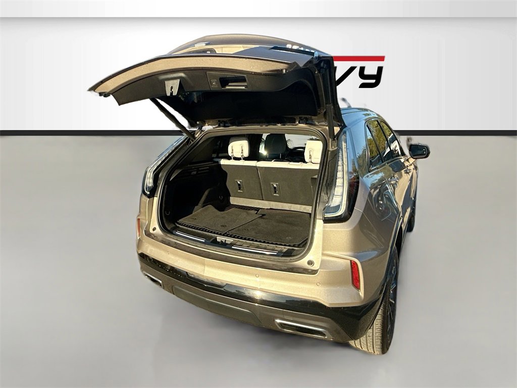 Used 2024 Cadillac XT4 Sport image 27