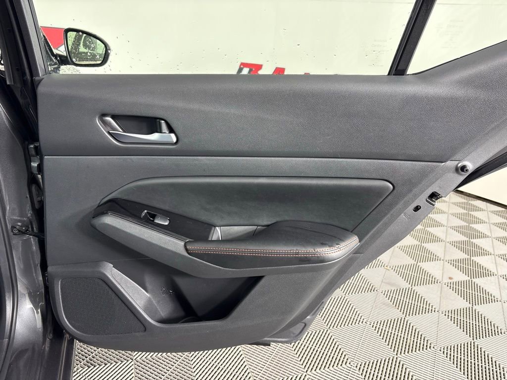 Used 2025 Nissan Altima 2.5 SR image 39