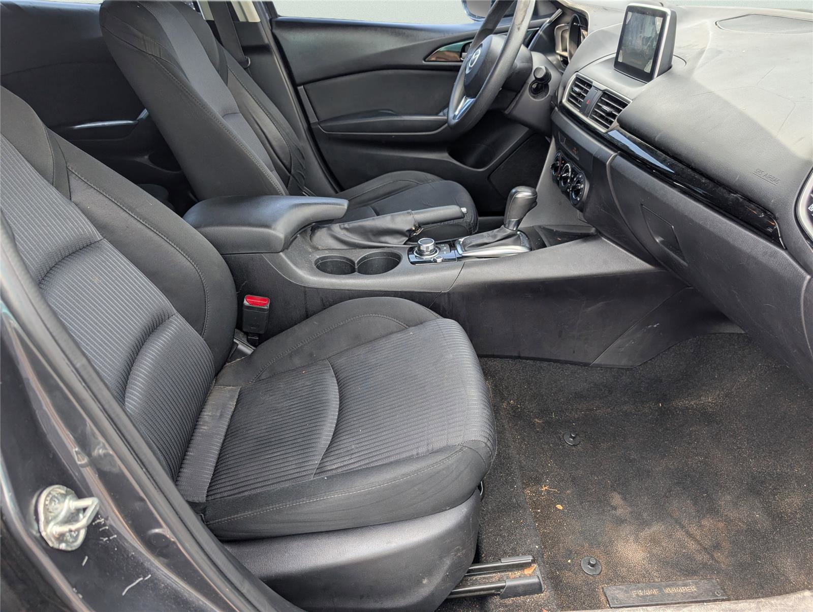 Used 2016 MAZDA MAZDA3 i Sport w/ Preferred Equipment Package image 38