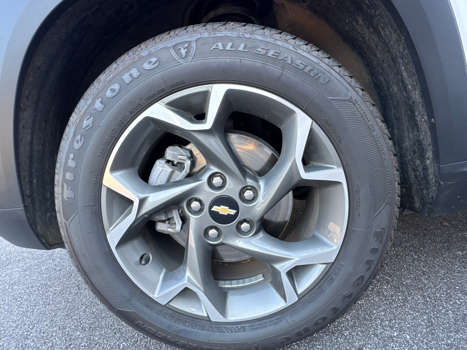 Used 2025 Chevrolet Trax LT FWD image 12