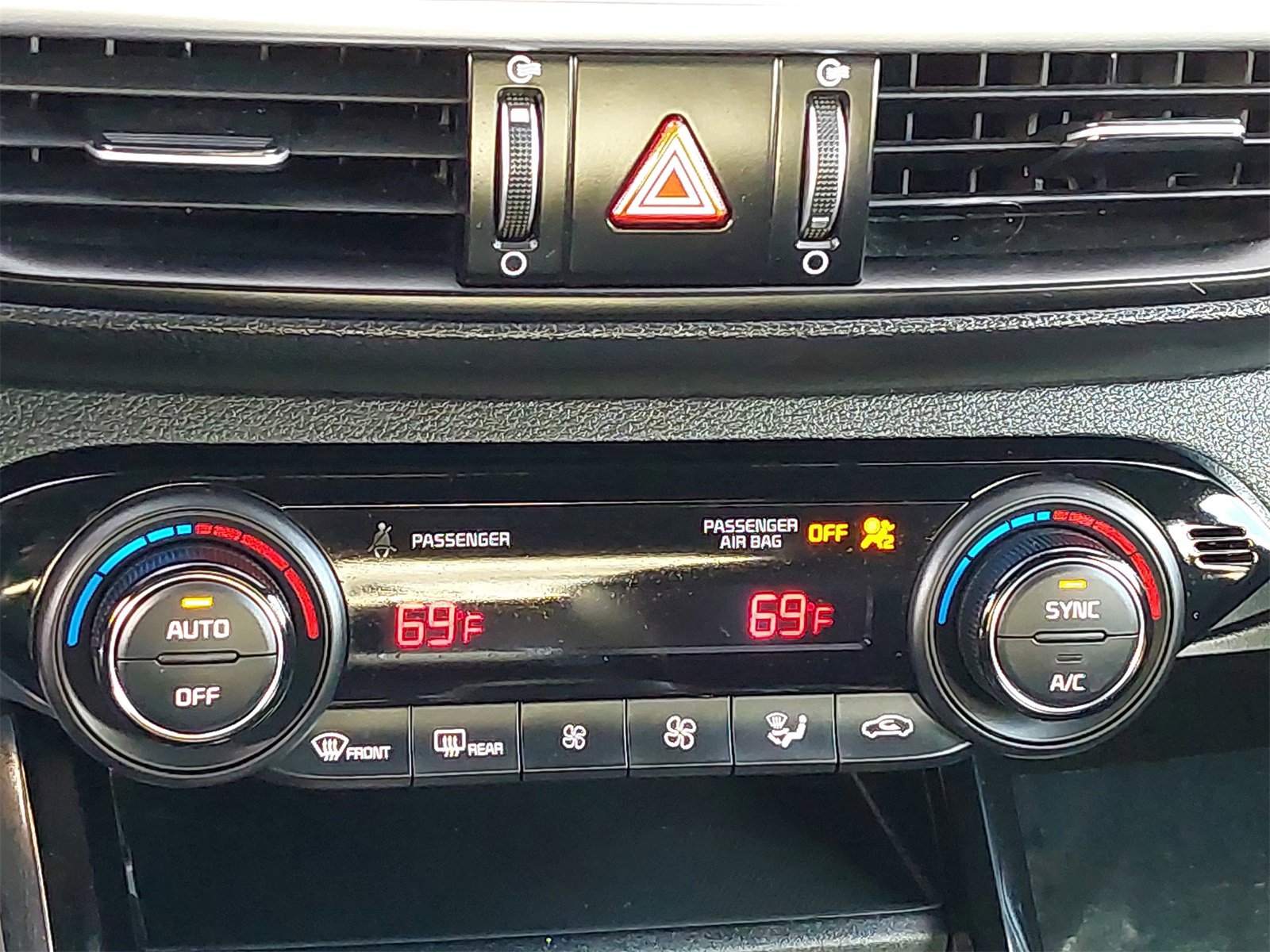 Certified 2023 Kia Forte GT-Line w/ GT-Line Technology Package image 28