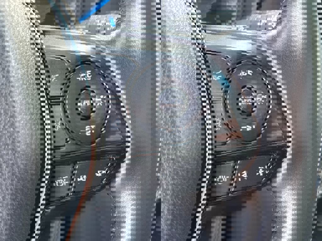 Used 2021 Toyota Venza Limited image 23