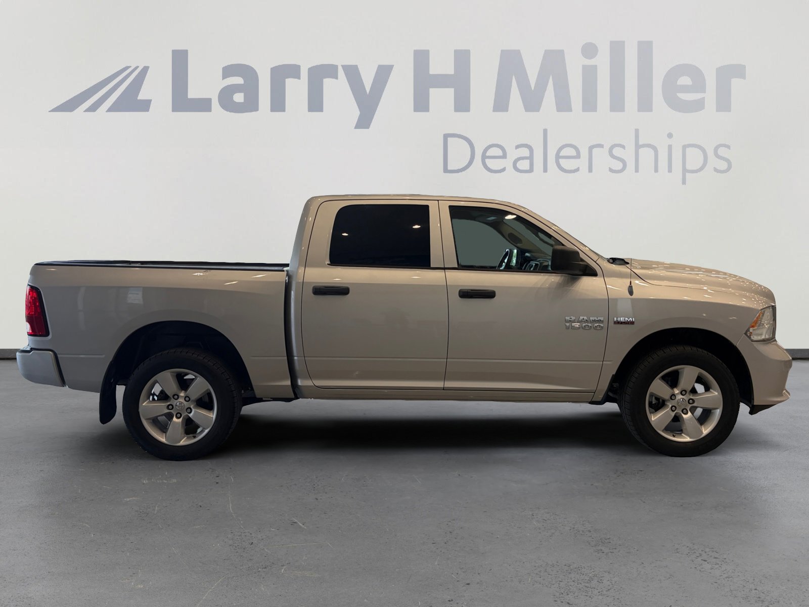 Used 2013 RAM 1500 Express AWD/4WD image 6