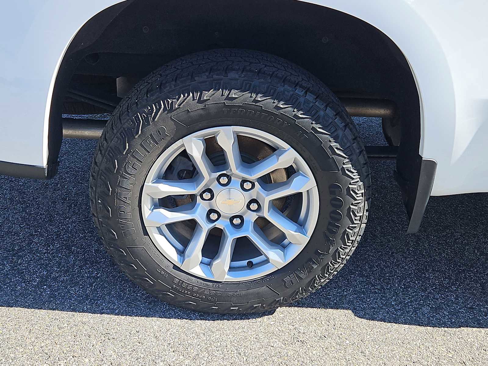 Used 2022 Chevrolet Silverado 1500 LT AWD/4WD image 9