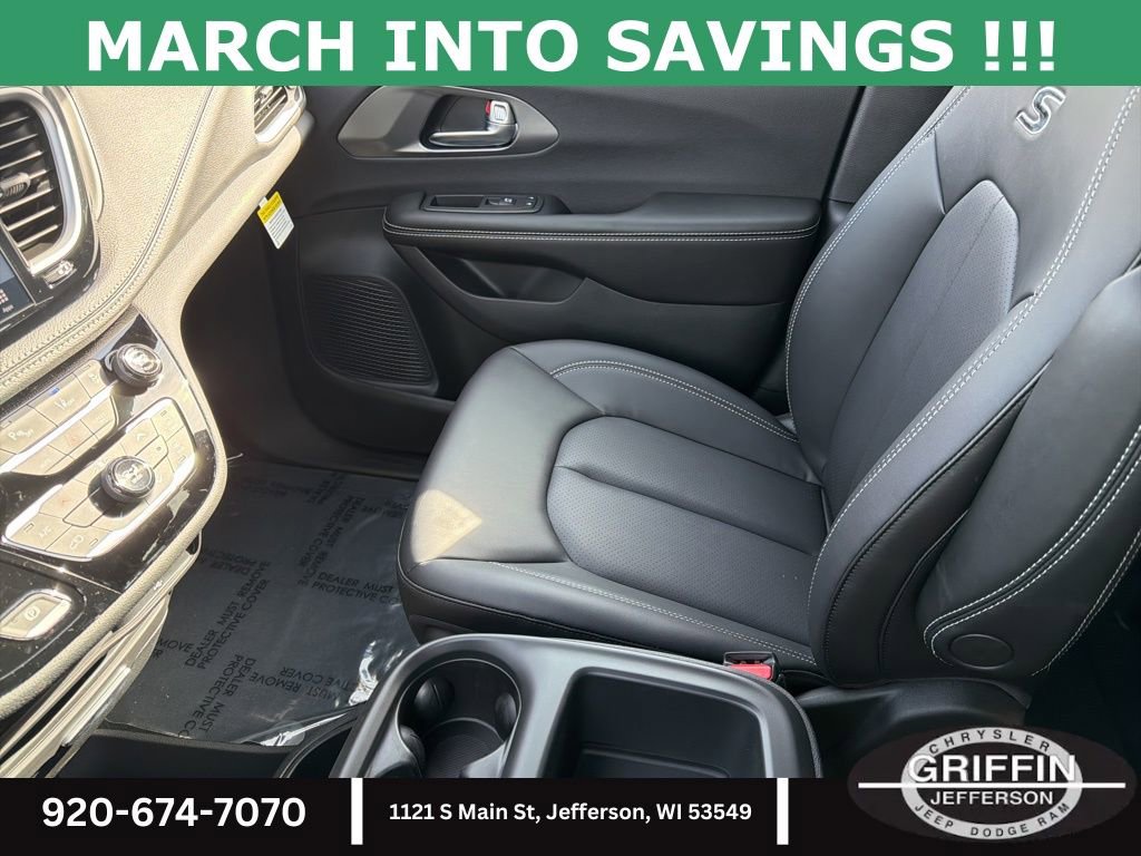 New 2026 Chrysler Pacifica Select w/ S Appearance Package image 20