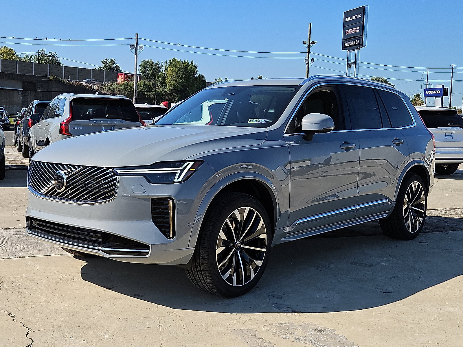 New 2026 Volvo XC90 B6 Plus w/ Protection Package Premier image 3