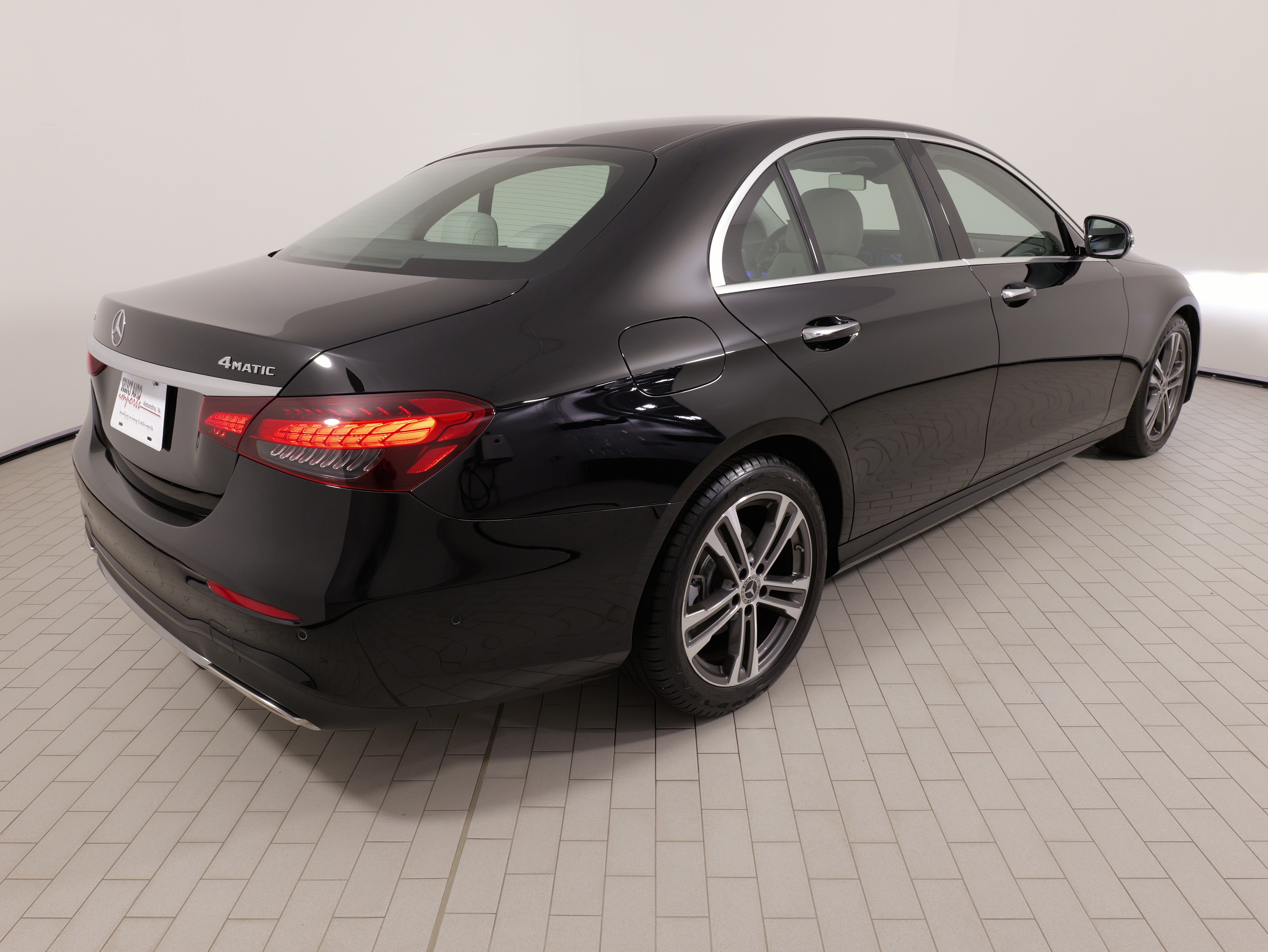 Used 2023 Mercedes-Benz E 350 4MATIC Sedan image 12