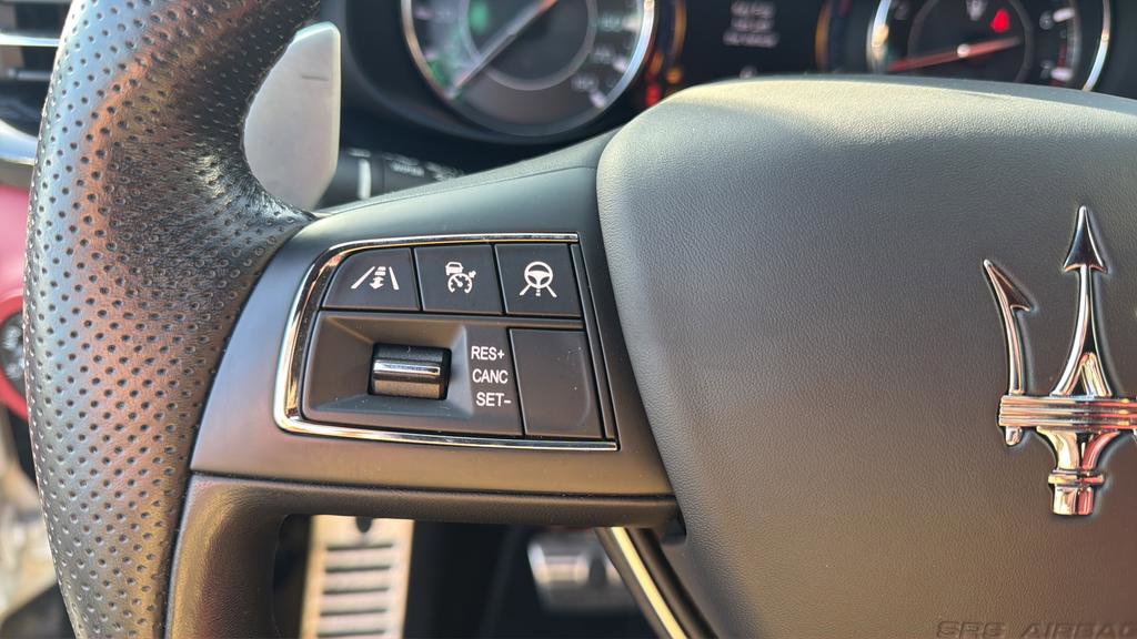 Used 2022 Maserati Quattroporte Modena Q4 image 32