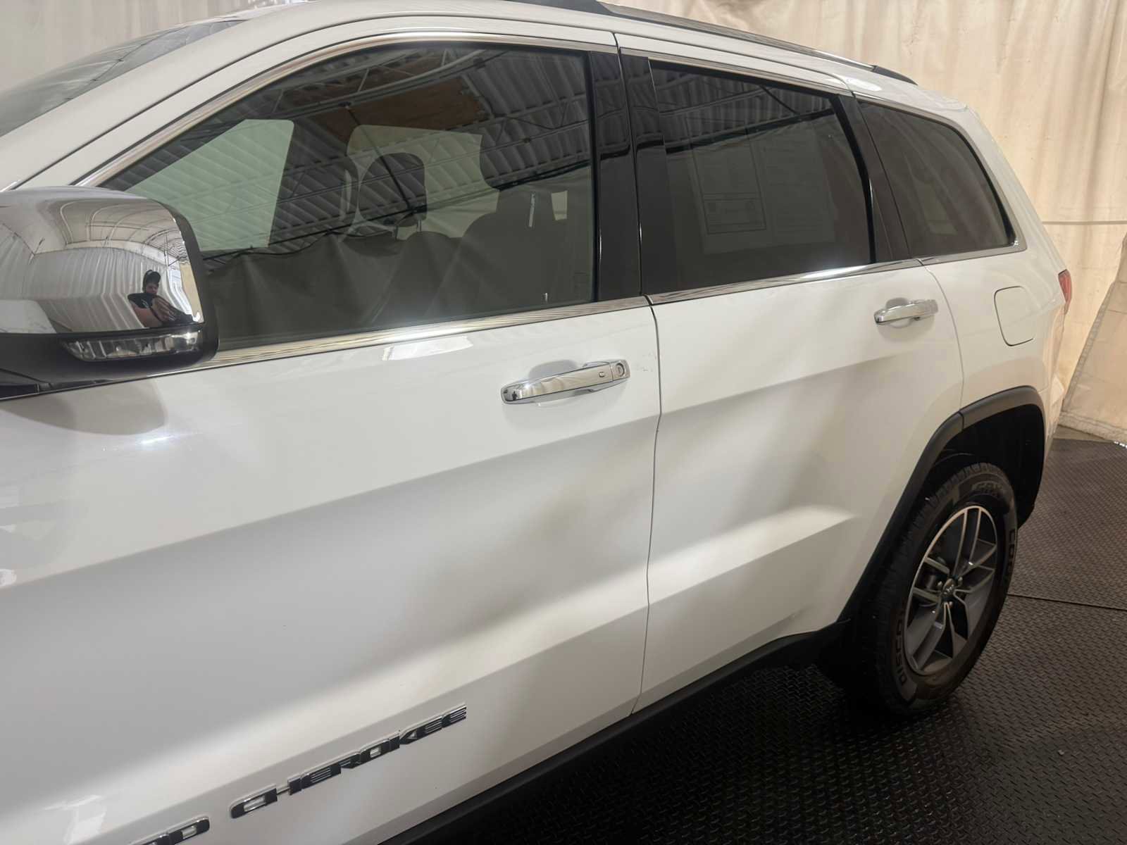 Used 2018 Jeep Grand Cherokee Limited AWD/4WD image 7