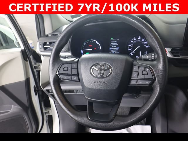 Used 2024 Toyota Sienna LE image 19