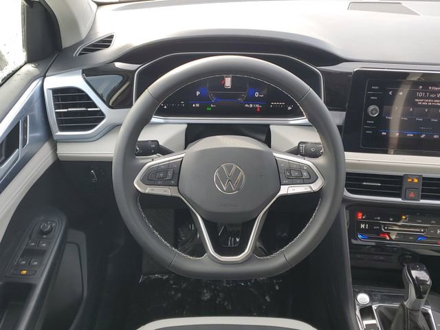 New 2026 Volkswagen Taos SE FWD image 26