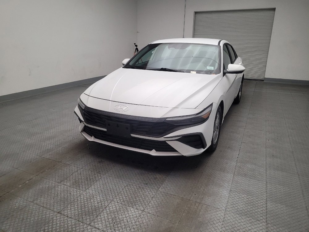 Used 2024 Hyundai Elantra SE FWD image 15