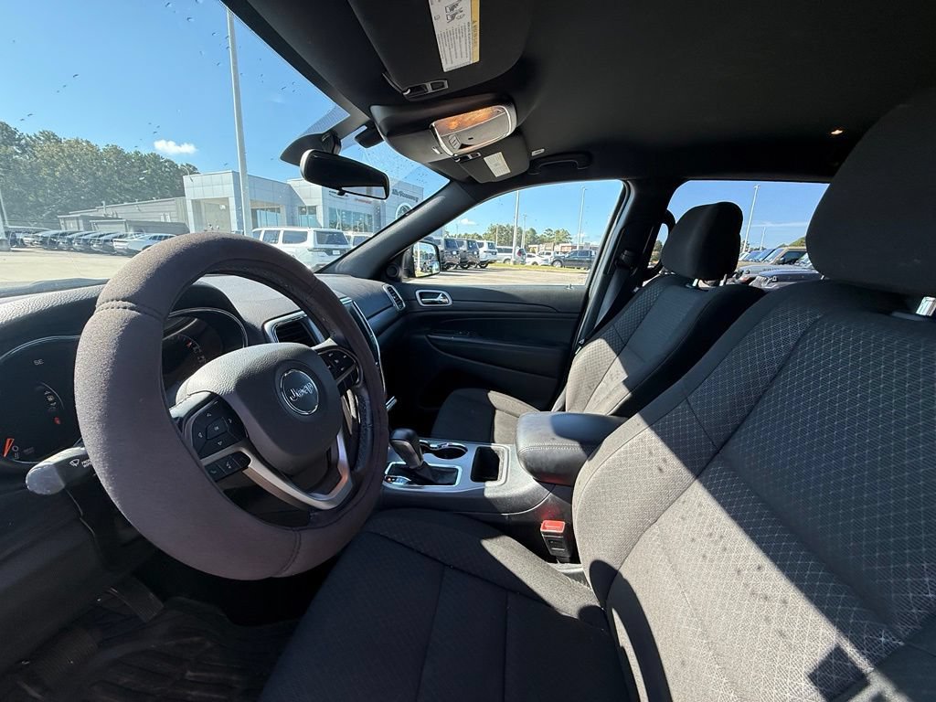 Used 2021 Jeep Grand Cherokee Laredo RWD image 19