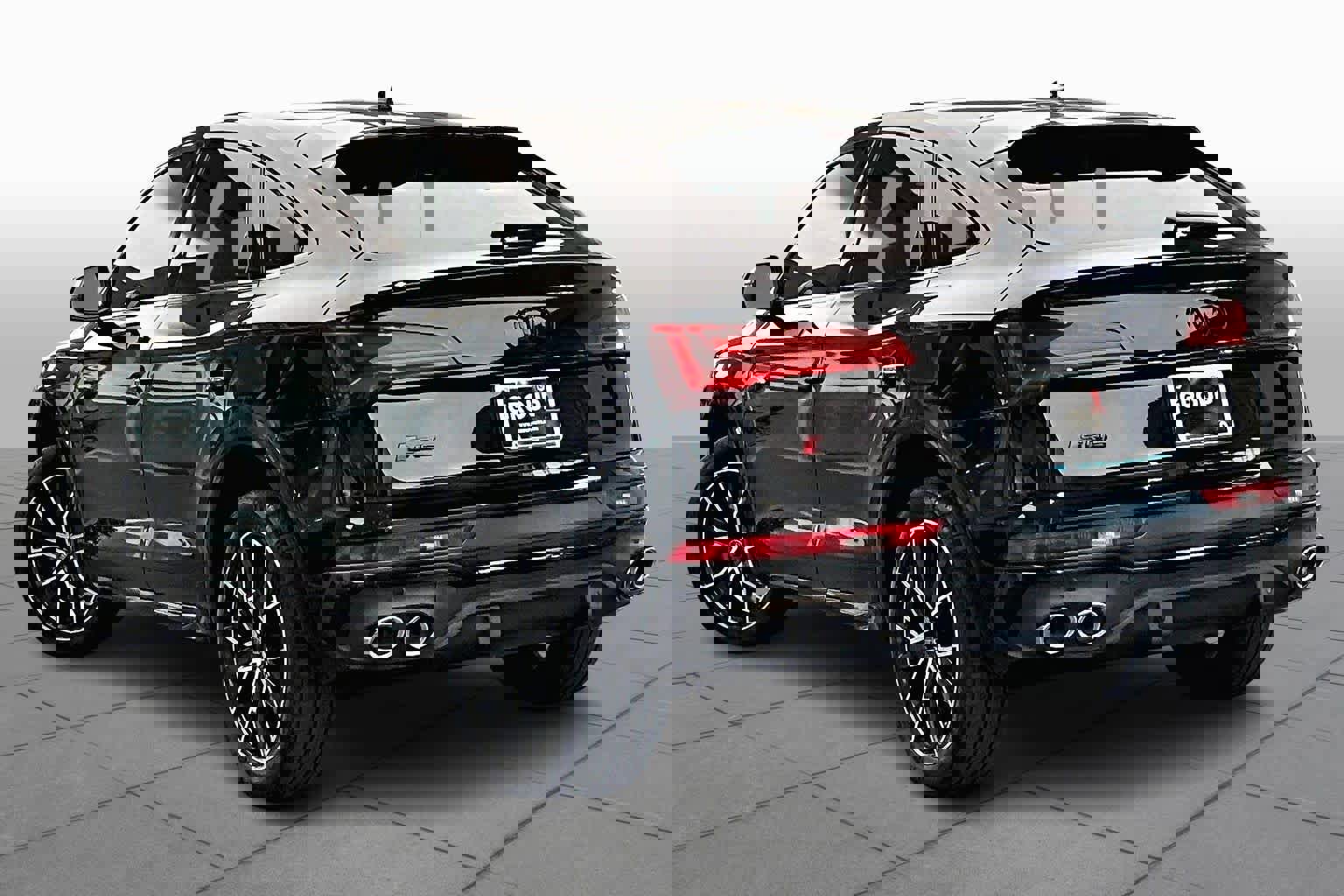 Used 2023 Audi SQ5 Premium Plus w/ Premium Plus Package image 11