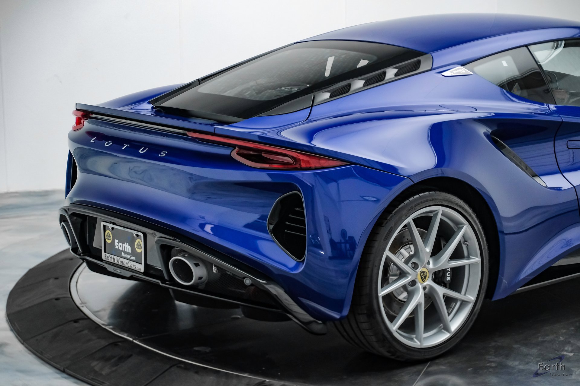 New 2025 Lotus Emira image 15