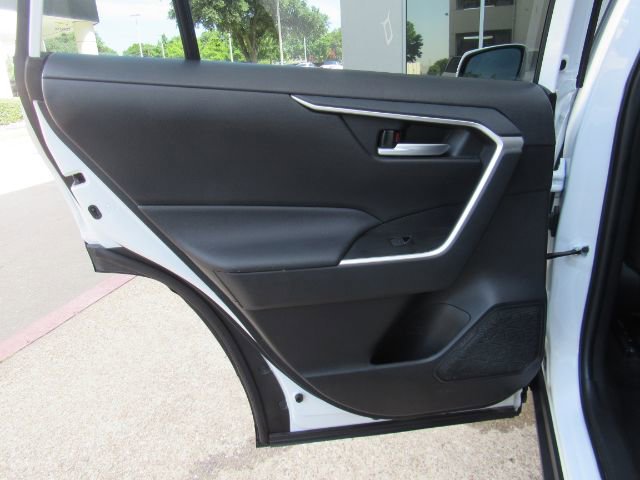 Used 2025 Toyota RAV4 XLE image 18