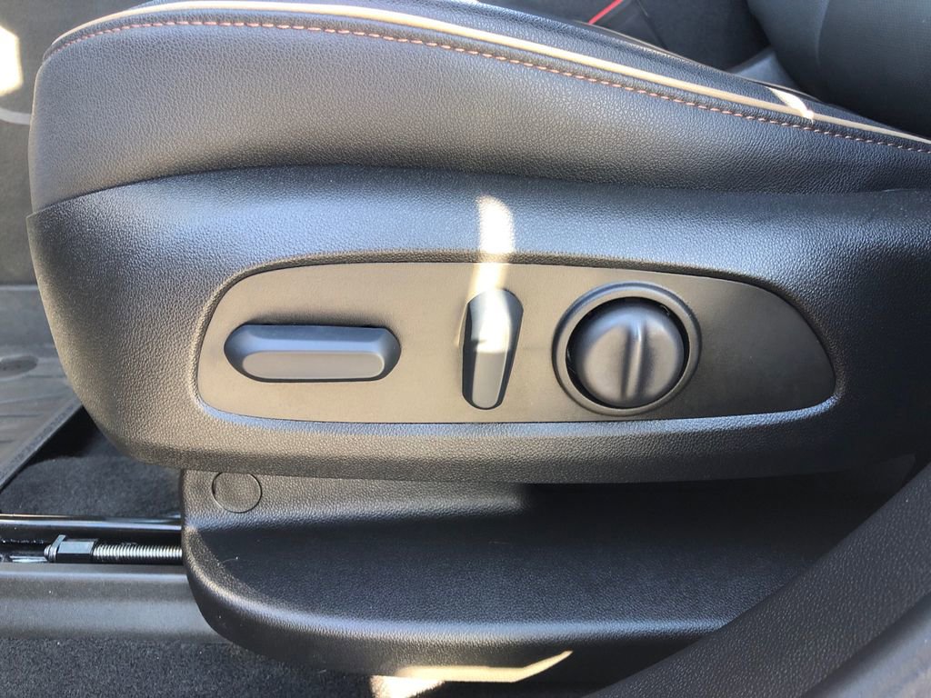 Used 2023 Chevrolet Blazer Premier image 19